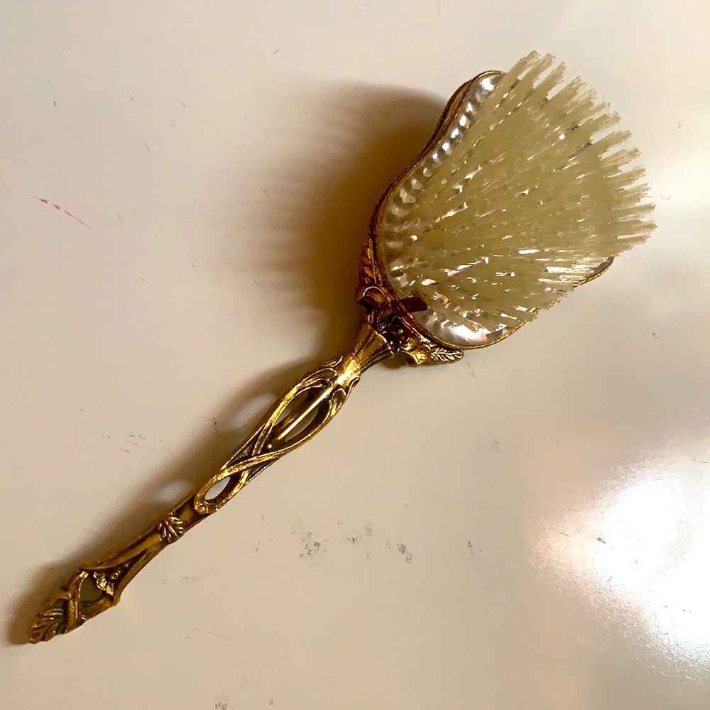 VINTAGE VANITY BRUSH ORNATE HAND HELD.  10.5” LENGTH ART DECO VICTORIAN LOLITA - Picture 4 of 10